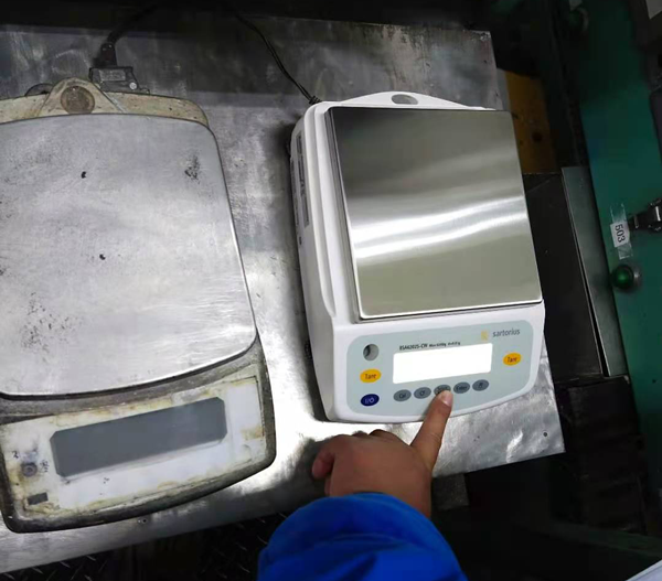 賽多利斯電子天平插入電源后可以直接使用嗎？